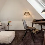 Living Lorens No 10 Apartamento