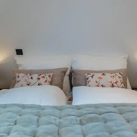 Living Lorens No 10 Apartment *