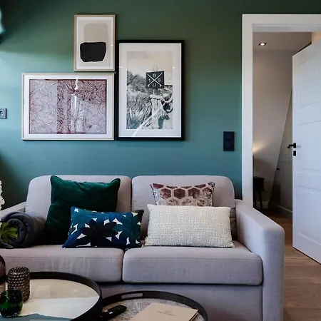 Living Lorens No 10 Apartment