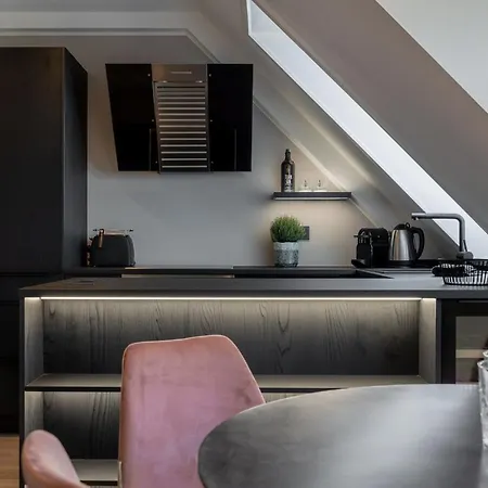 Living Lorens No 10 Apartment *