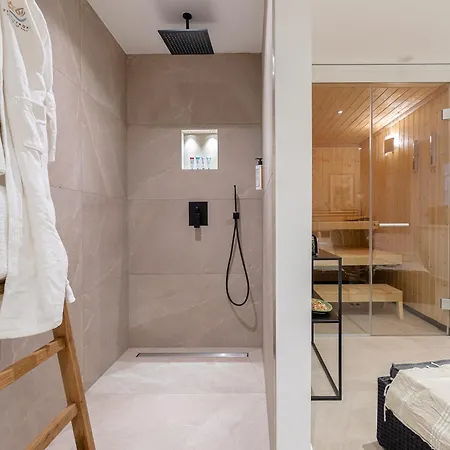 Living Lorens No 10 Apartment *